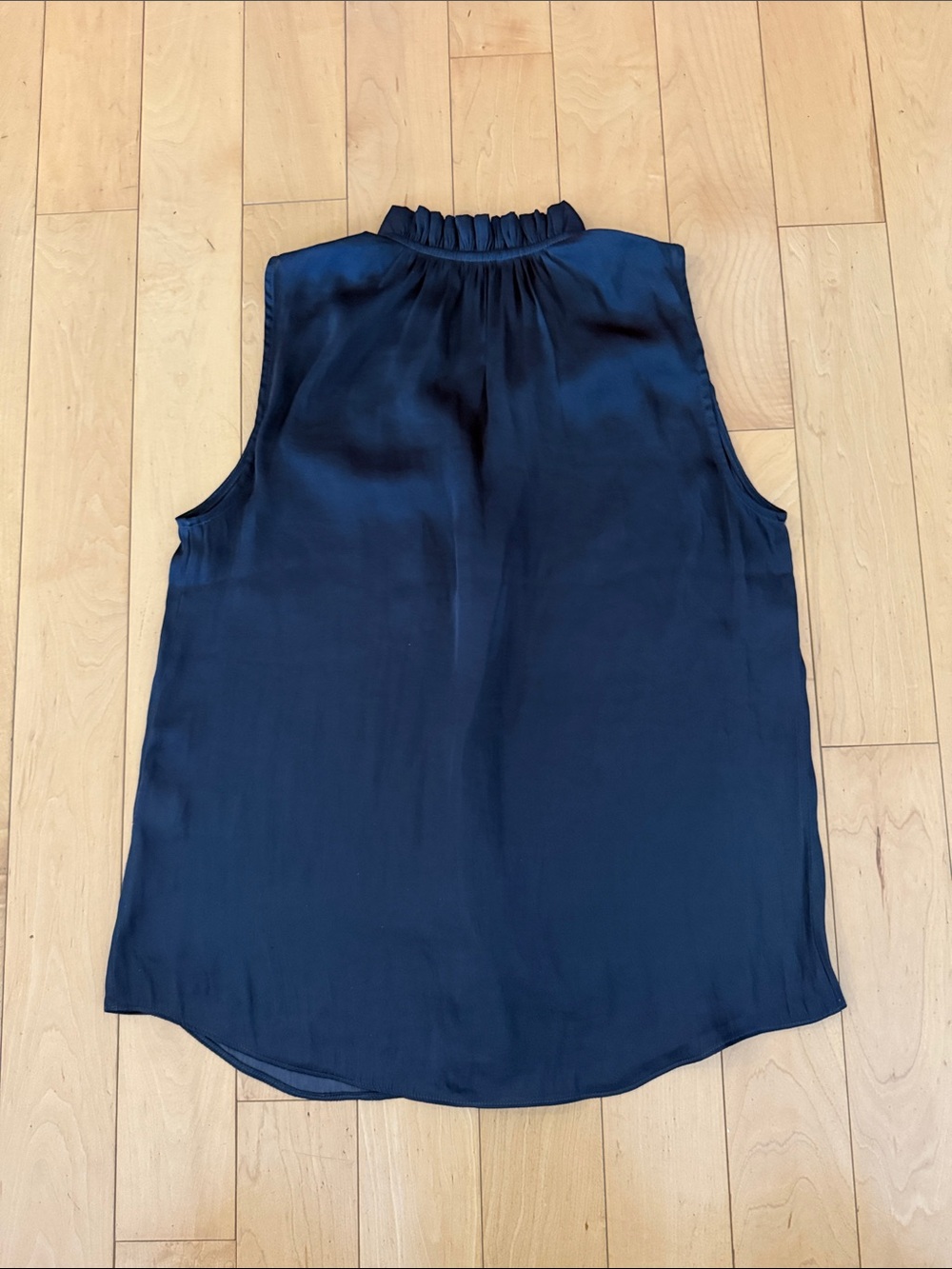 Woman’s Banana Republic Sleeveless Ruffle-Neck Button Front Blouse - Navy - Picture 4 of 4